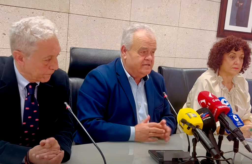 Las 34 trabajadoras de la limpieza de interiores municipales cobran los atrasos y son contratadas por la nueva adjudicataria